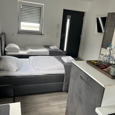 גונצבורג Ferienwohnung Manolya מראה חיצוני תמונה