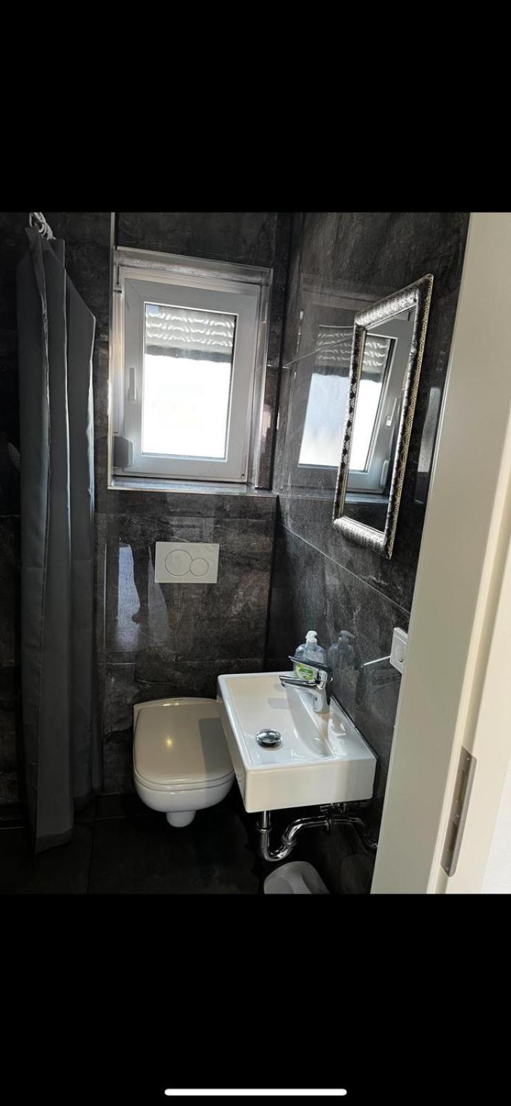 גונצבורג Ferienwohnung Manolya מראה חיצוני תמונה
